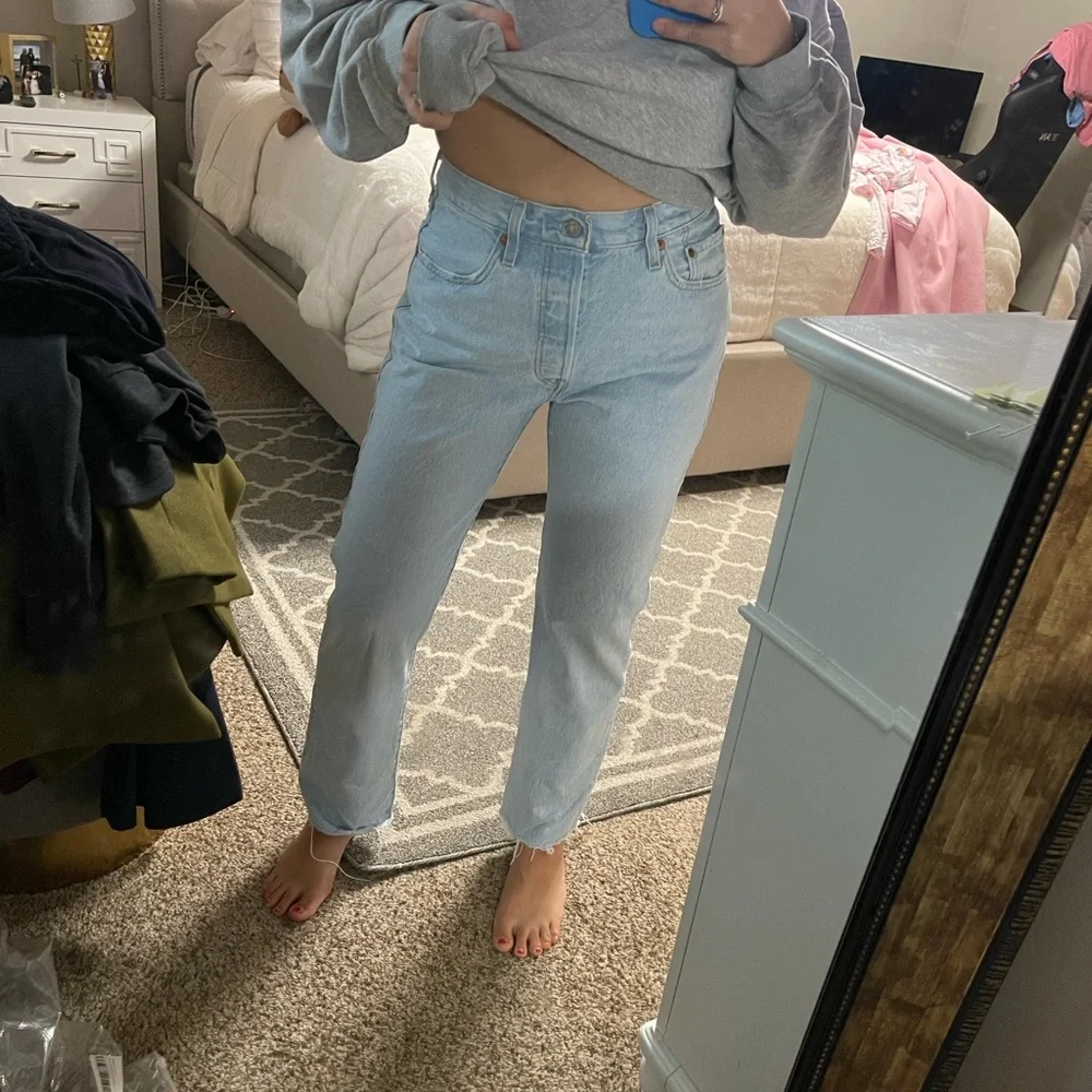 Levi's 501 Light Blue - Picture 3 of 14